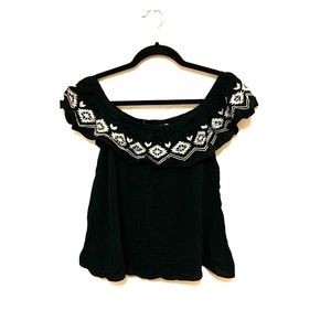 Alya Black Embroidered Off-Shoulder Shirt | M